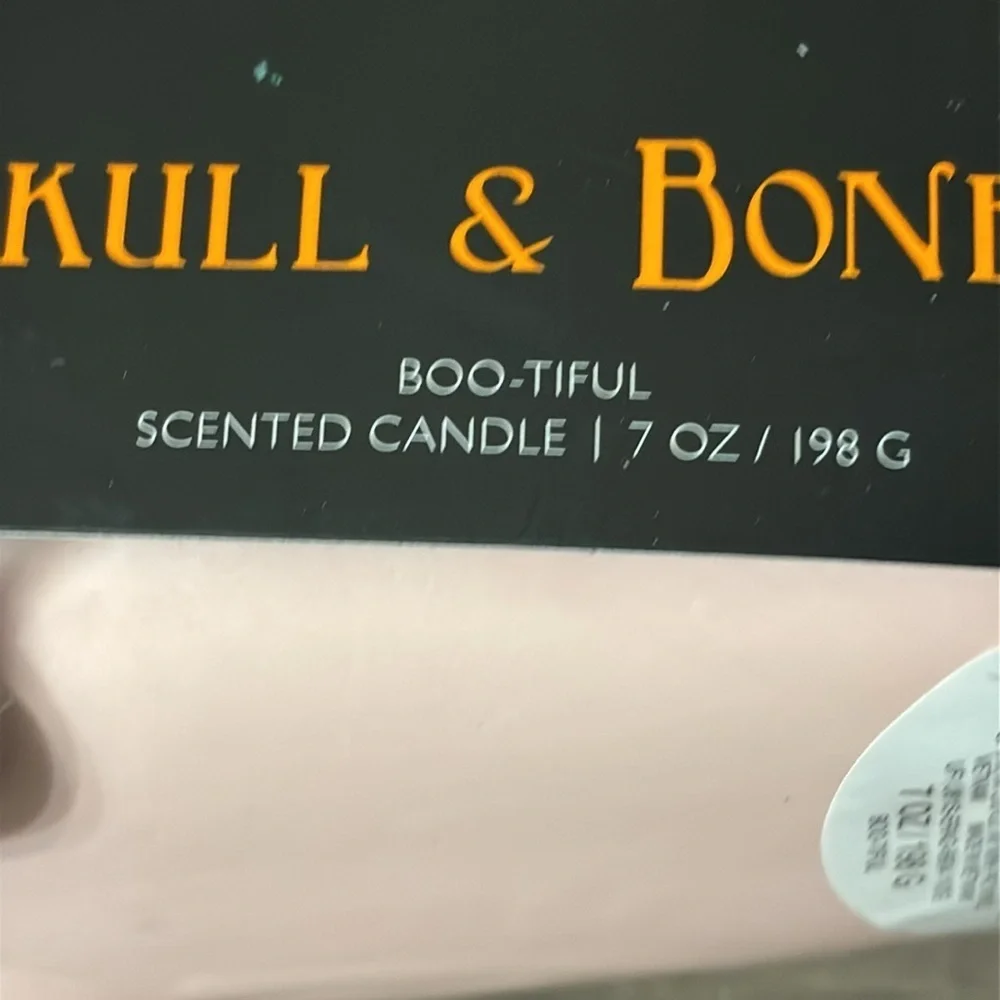 NEW Skull & Bones Skeleton in a Pink Bathtub Summerween Halloween Candle